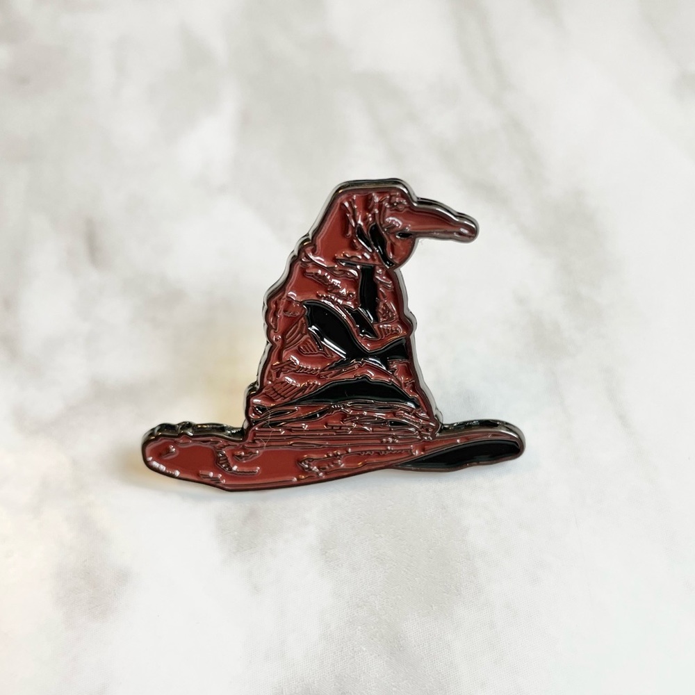 🎉 New Sorting Hat Pin